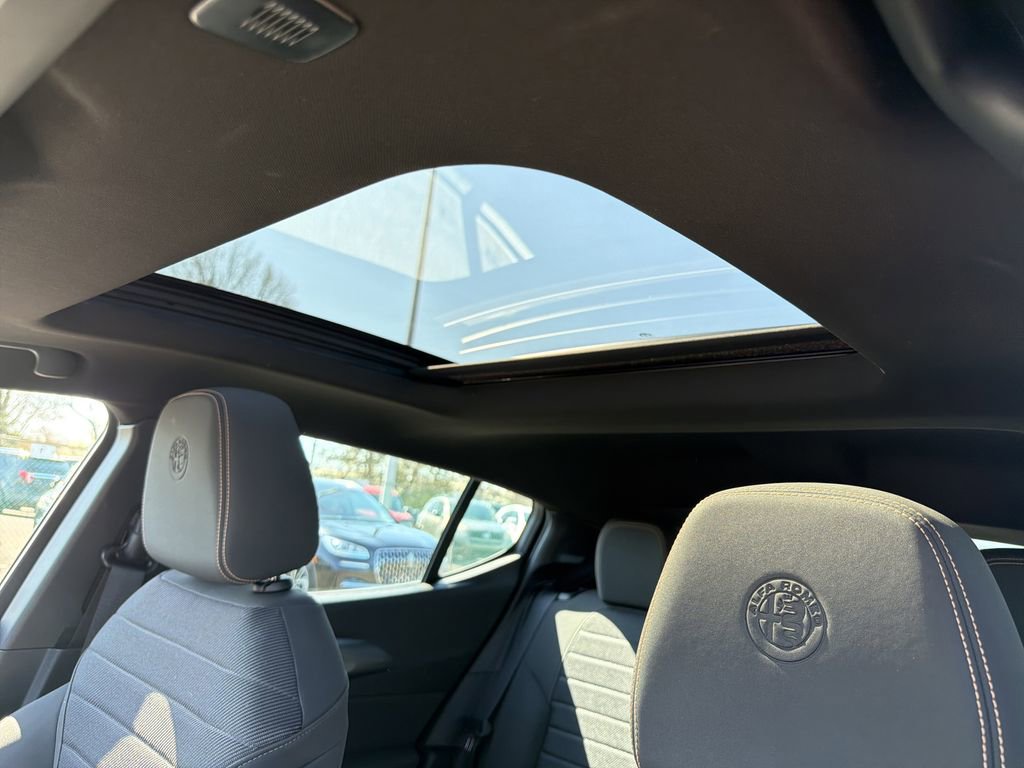 Used 2024 Alfa Romeo Tonale Ti image 28