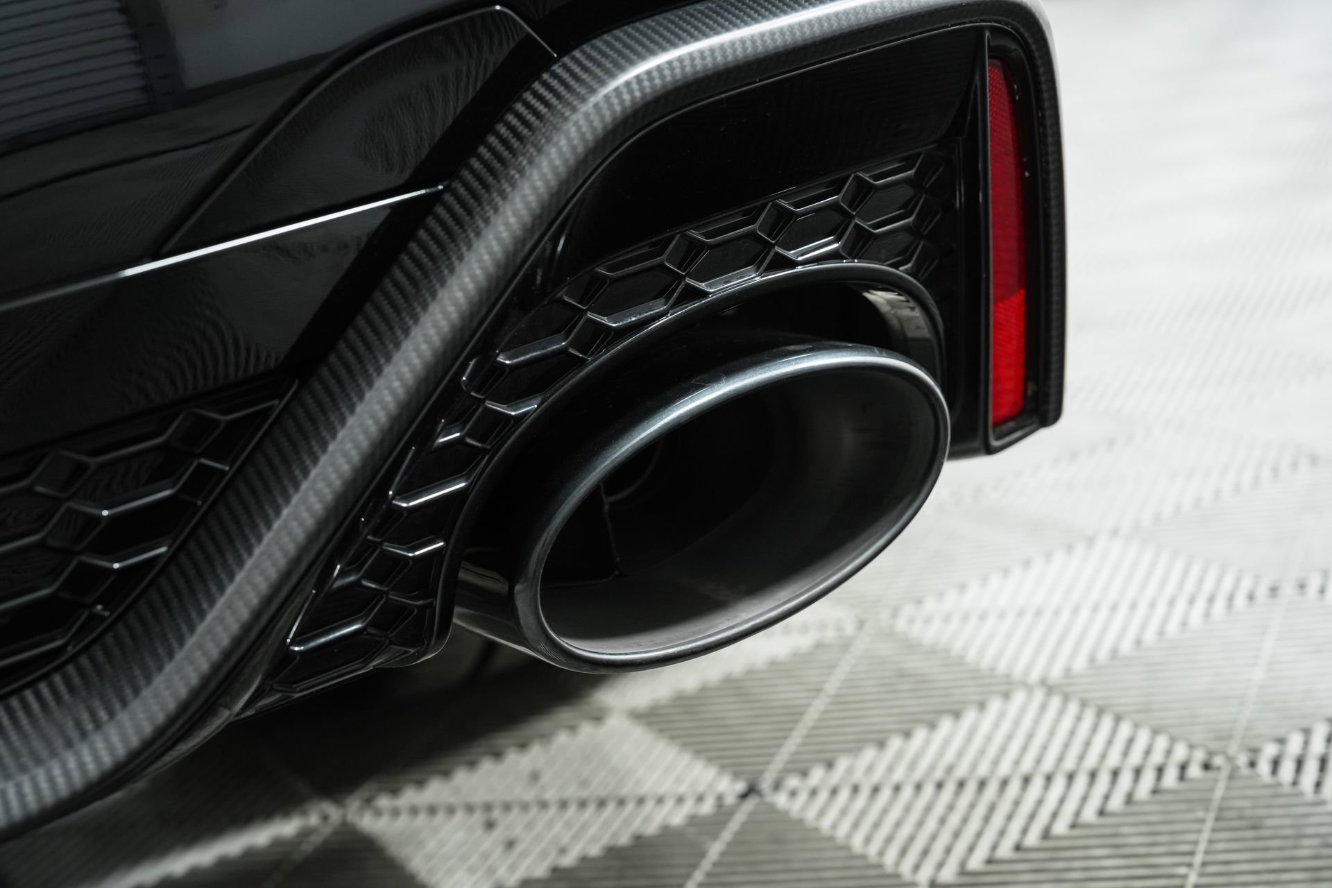 Used 2024 Audi RS 6 performance w/ Matte Carbon Package image 51