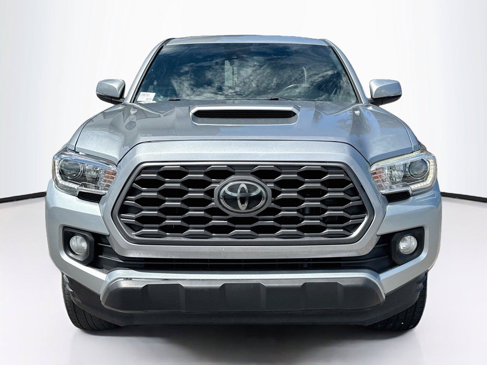 Used 2021 Toyota Tacoma TRD Sport w/ Technology Package RWD image 8