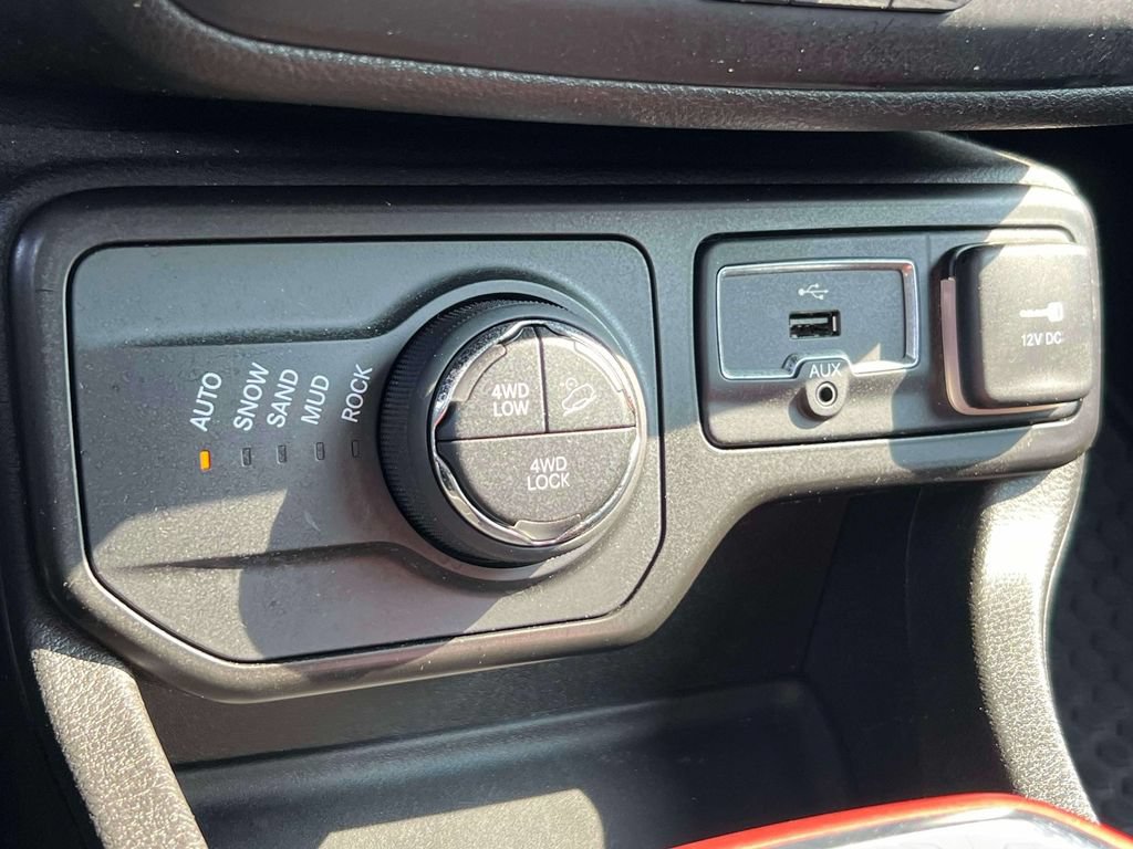 Used 2021 Jeep Renegade Trailhawk AWD/4WD image 30