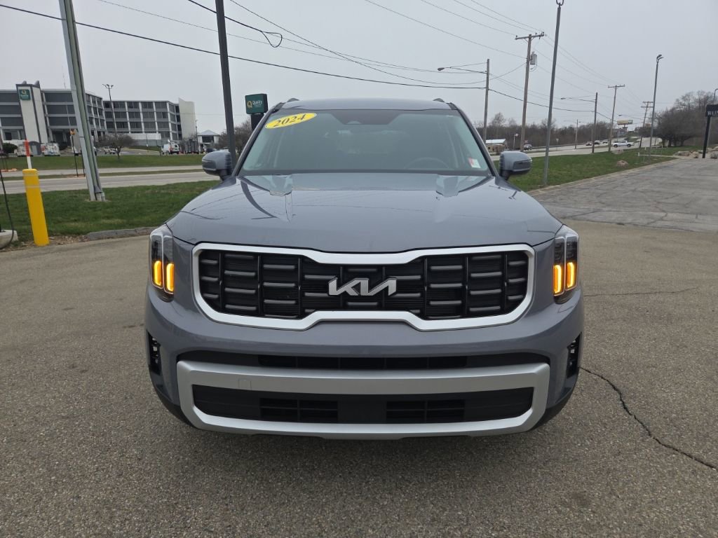 Used 2024 Kia Telluride S image 2