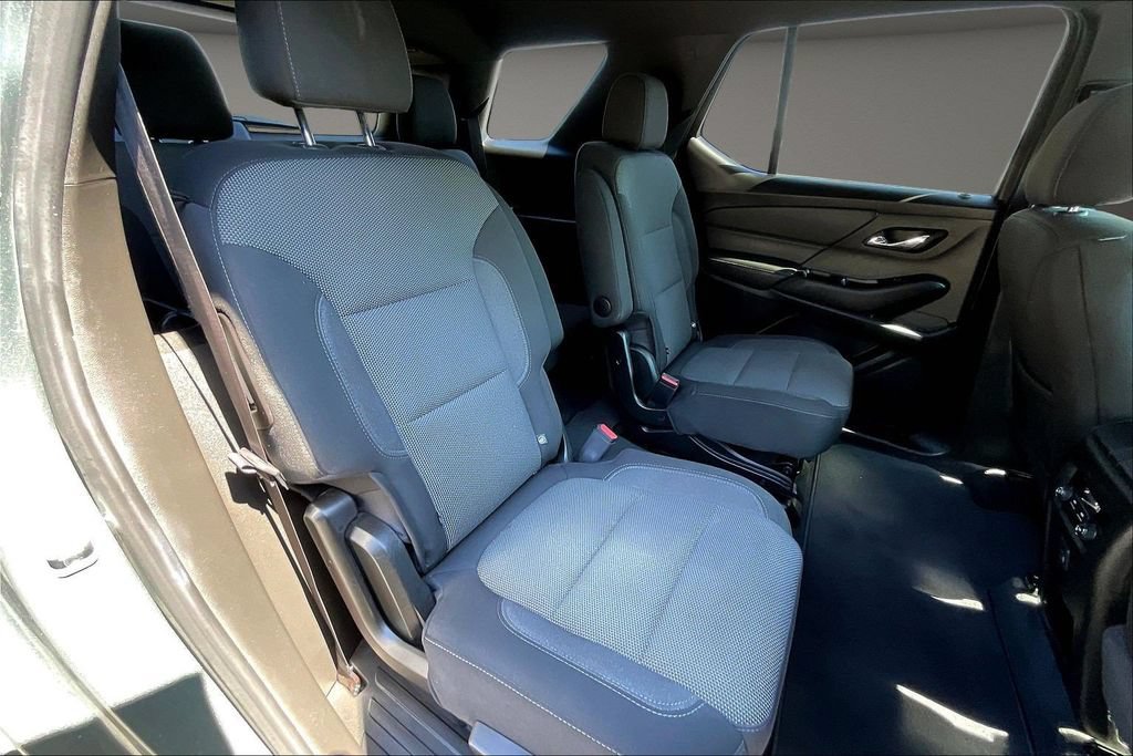 Used 2023 Chevrolet Traverse LT FWD image 28