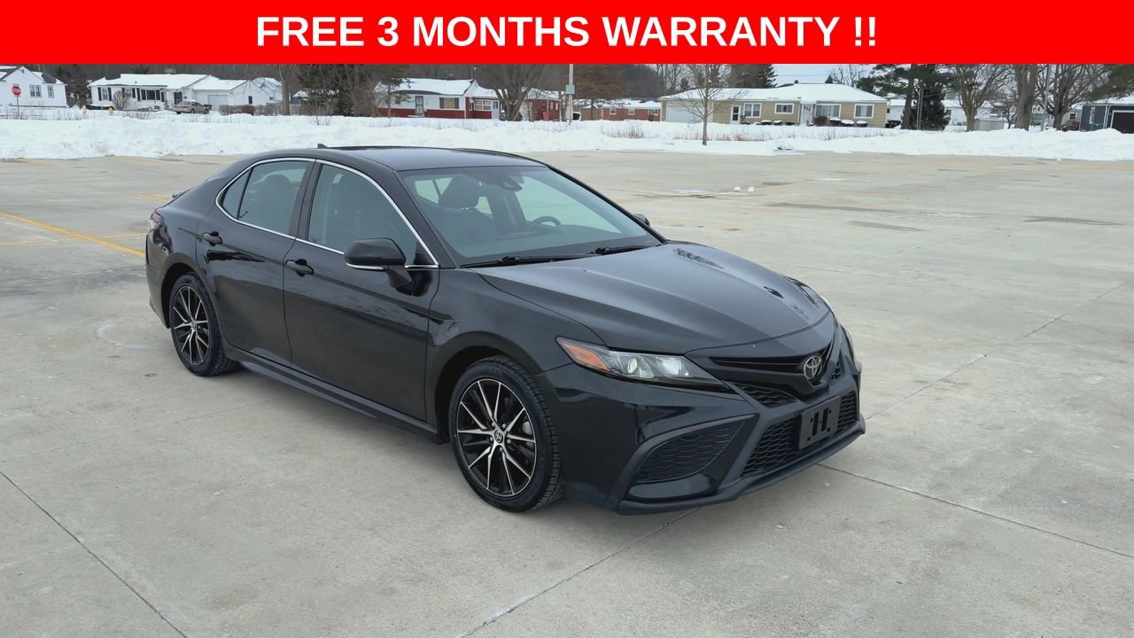 Used 2022 Toyota Camry SE FWD image 2