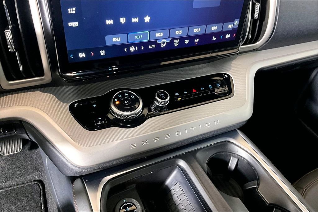 Certified 2025 Ford Expedition Active AWD/4WD image 26