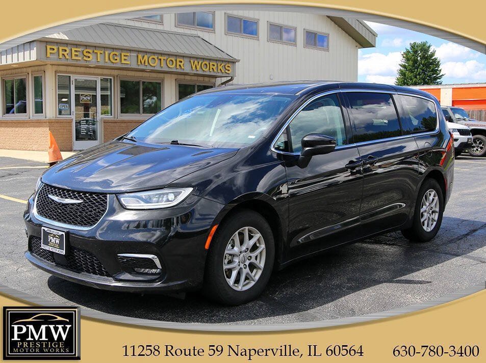 Used 2023 Chrysler Pacifica Touring-L
