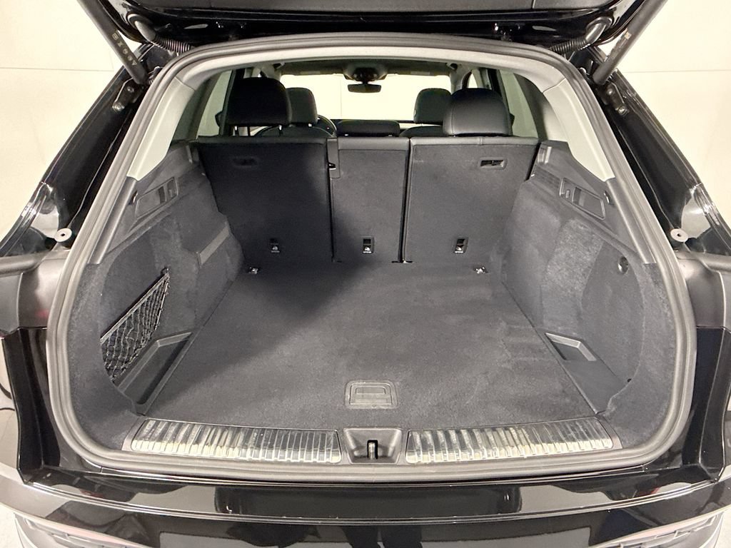Used 2025 Audi Q5 Premium w/ Convenience Package AWD/4WD image 29