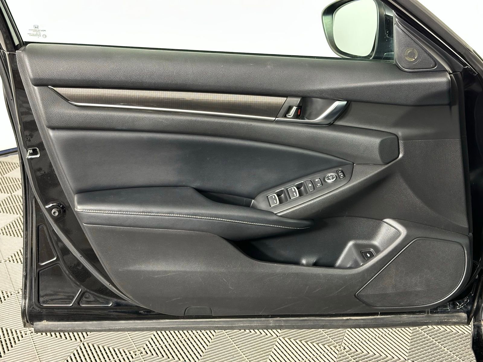 Used 2018 Honda Accord Sport image 32