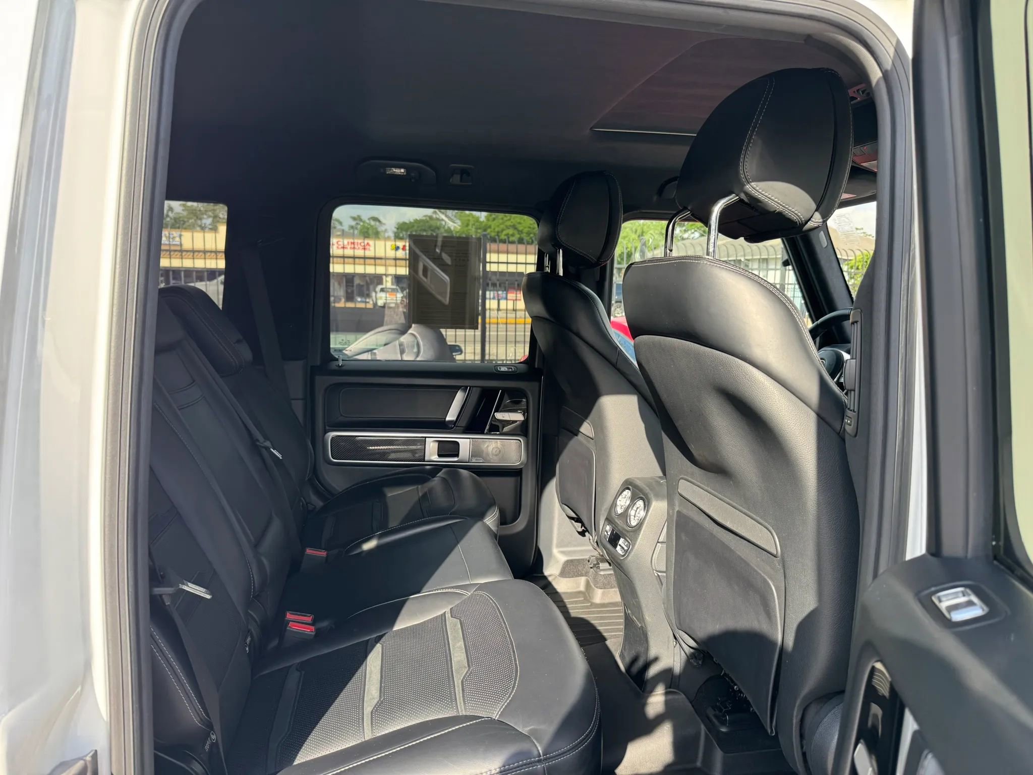 Used 2022 Mercedes-Benz G 63 AMG 4MATIC w/ Seat Comfort Package image 29