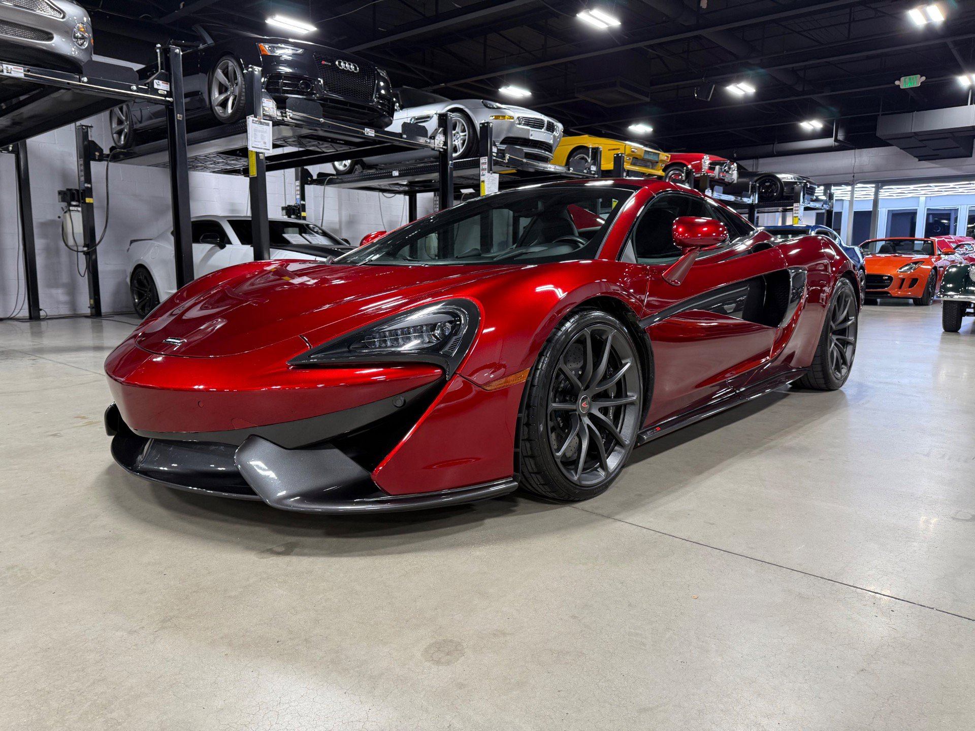 Used 2018 McLaren 570S Spider image 4