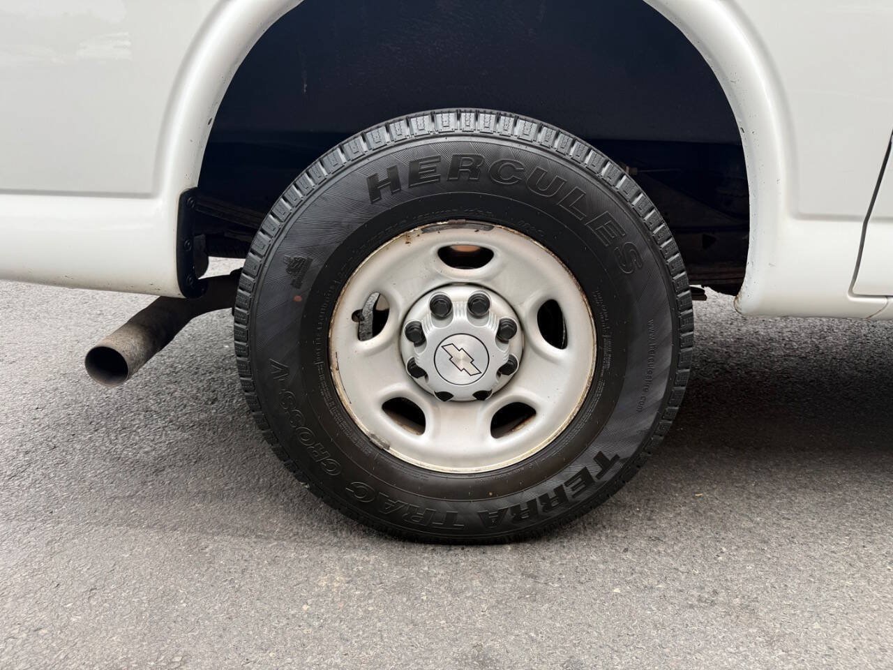 Used 2018 Chevrolet Express 2500 RWD image 29