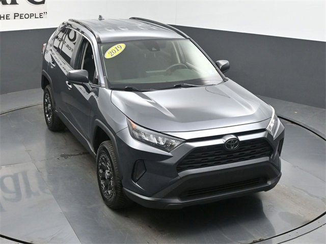 Used 2019 Toyota RAV4 LE image 46