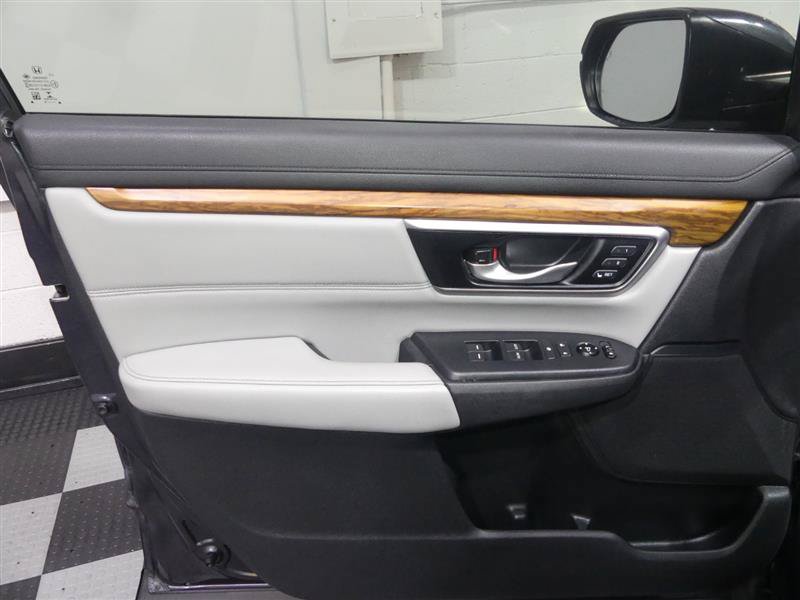 Used 2018 Honda CR-V Touring image 17