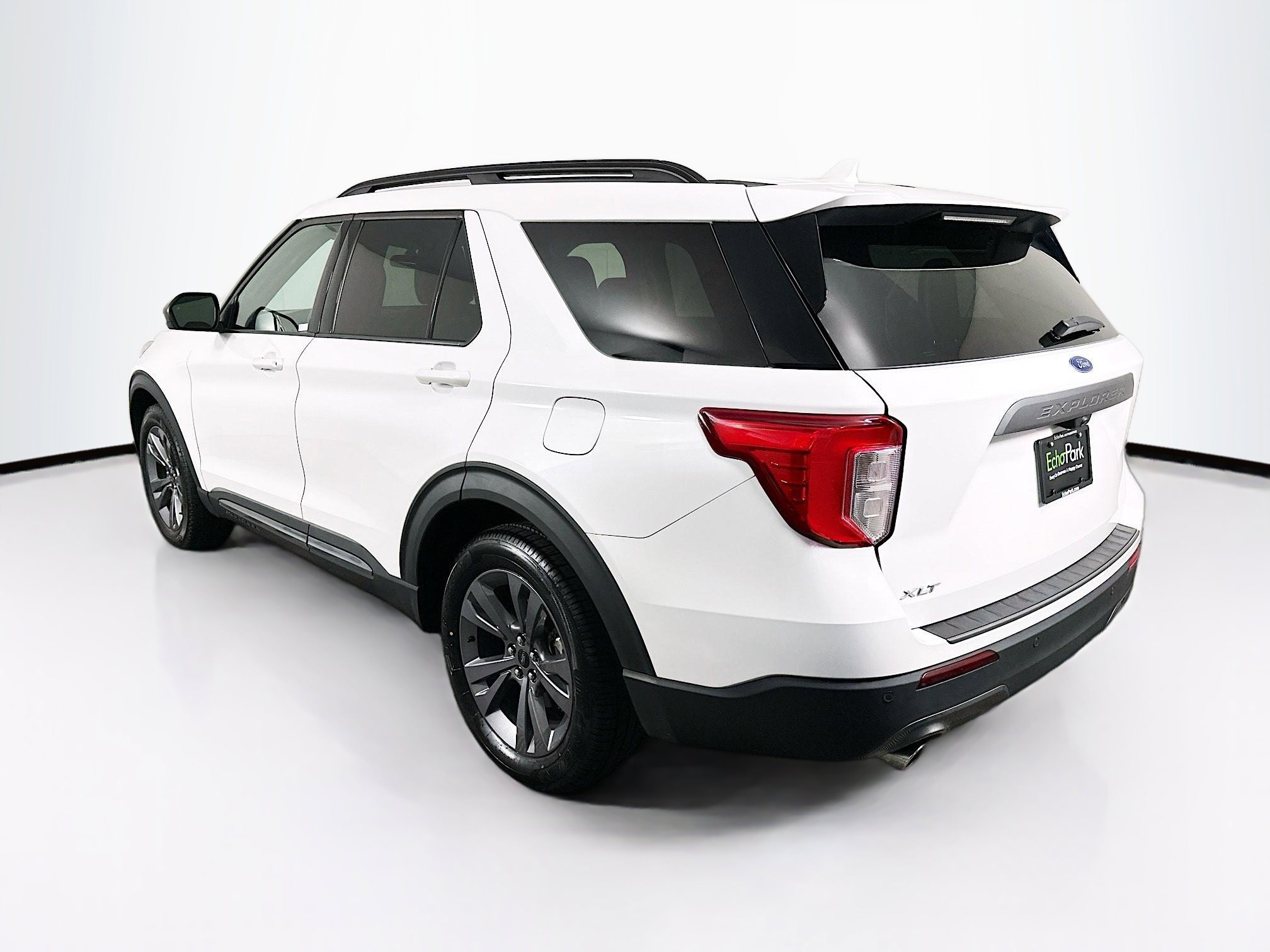 Used 2023 Ford Explorer XLT w/ Equipment Group 202A RWD image 5