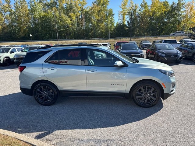 Used 2022 Chevrolet Equinox RS w/ RS Leather Package image 19