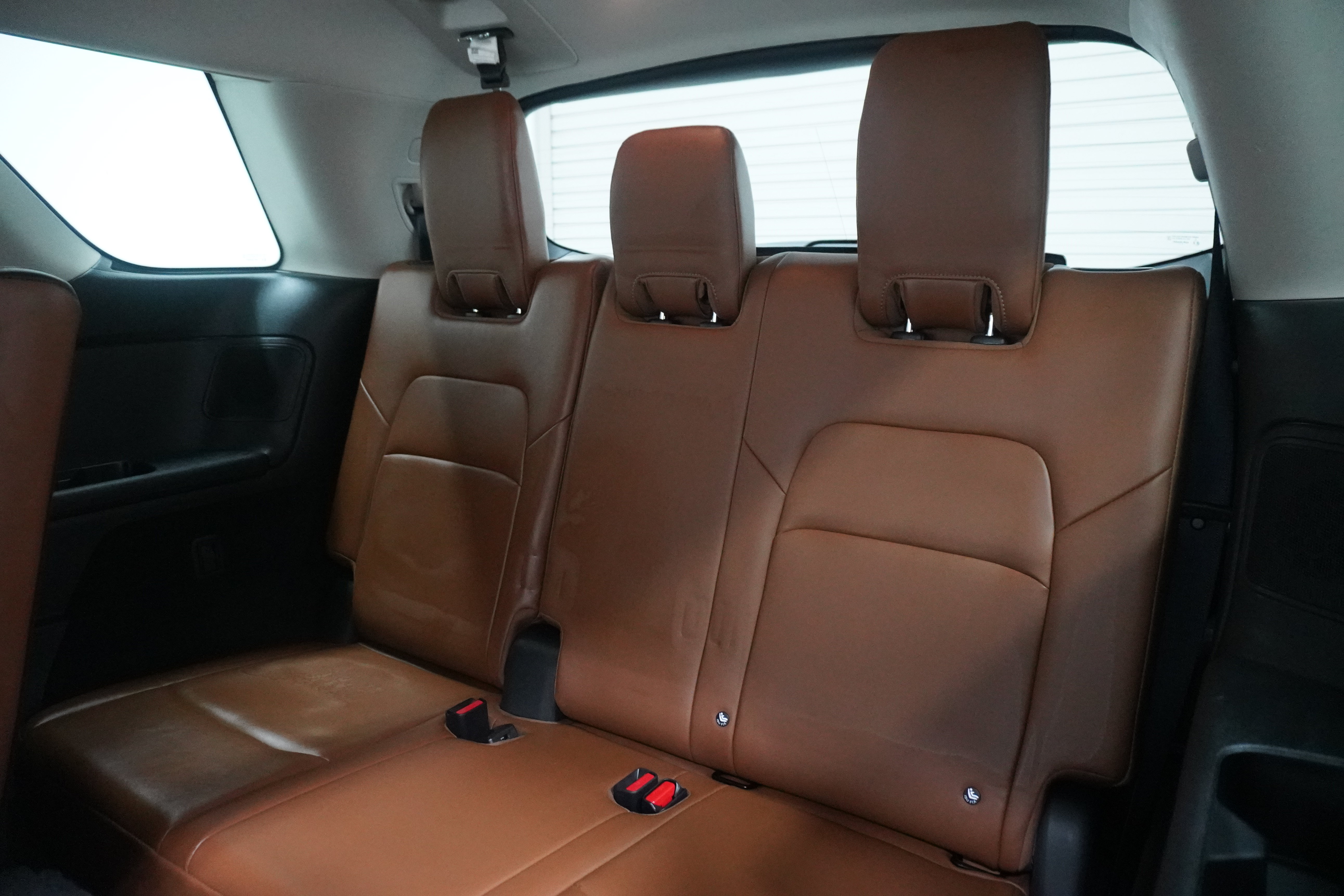 Used 2023 Nissan Pathfinder Platinum w/ Lighting Package (N93) FWD image 14