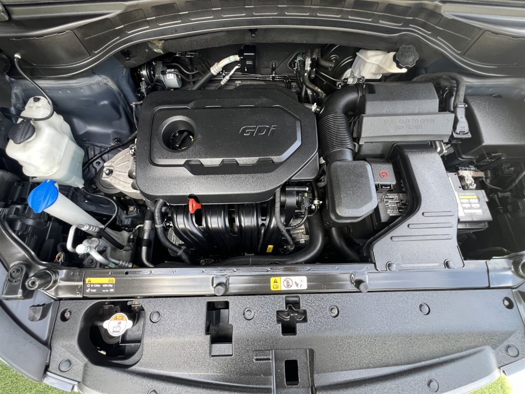 Used 2017 Hyundai Santa Fe Sport FWD image 29