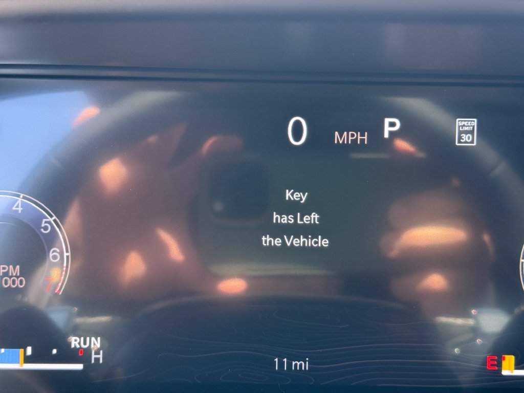 New 2027 Jeep Grand Cherokee Altitude RWD image 16