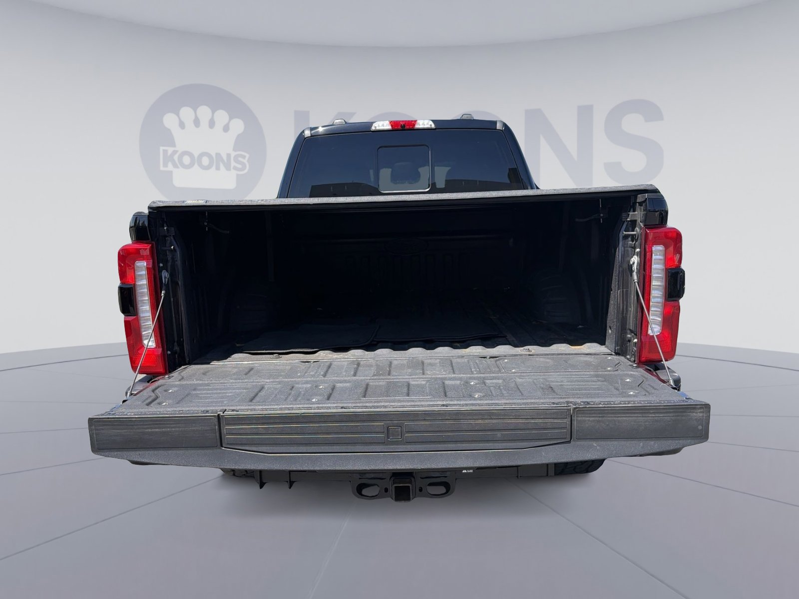 Used 2025 Ford F250 Lariat w/ Black Appearance Package AWD/4WD image 32