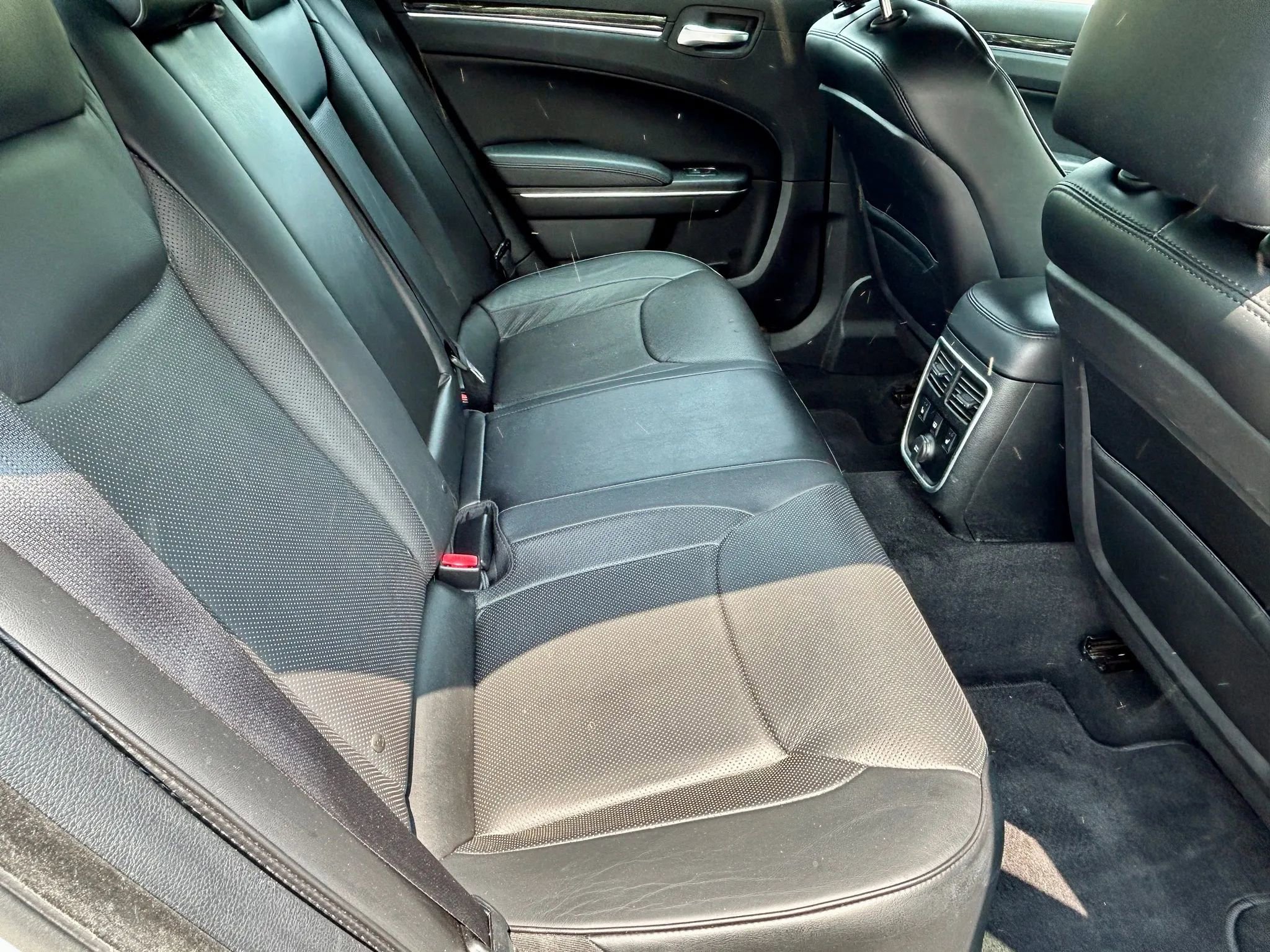 Used 2014 Chrysler 300 C w/ Light Group image 16