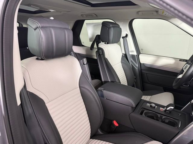 New 2026 Land Rover Discovery Limited Edition image 40