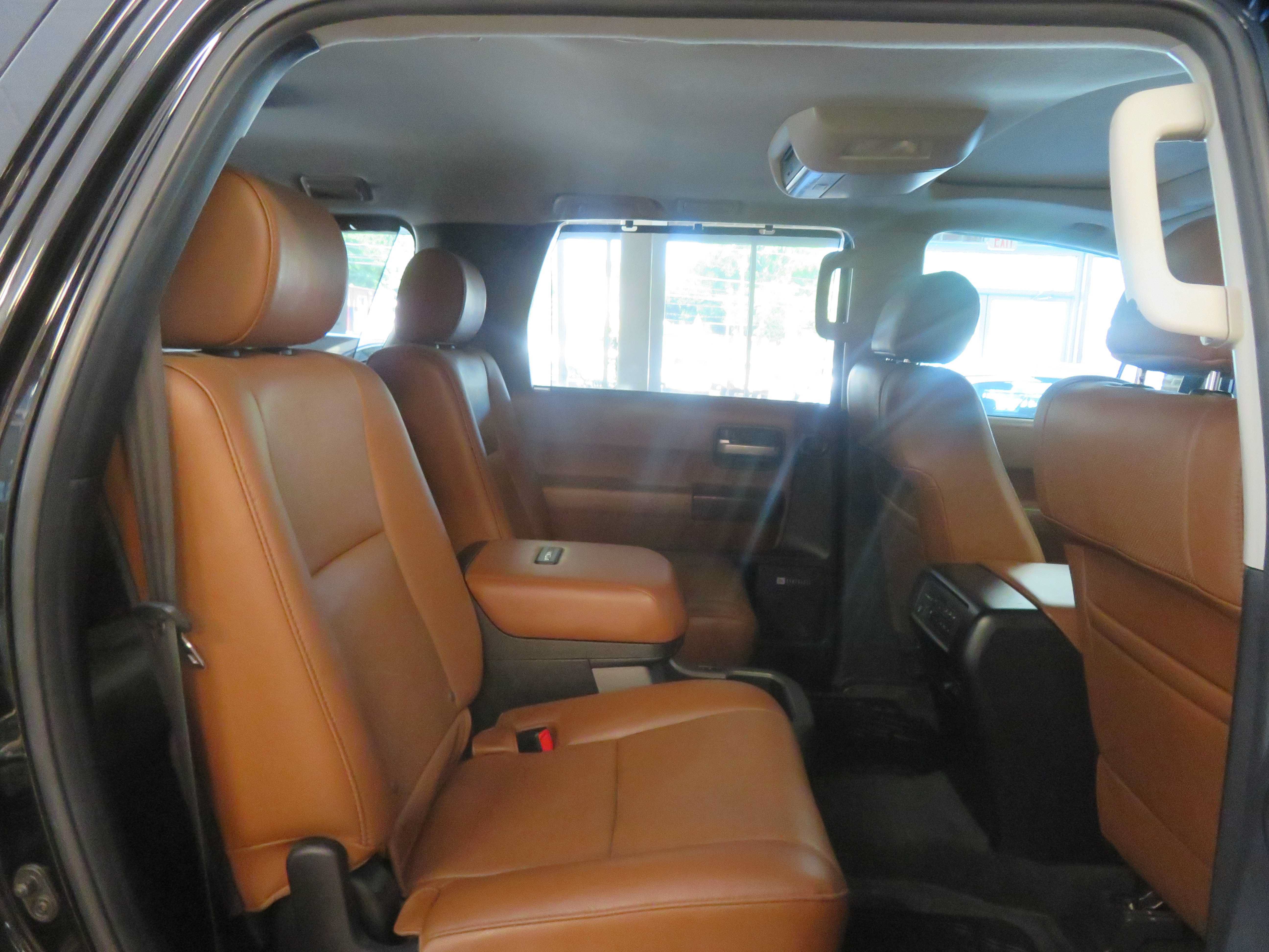 Used 2017 Toyota Sequoia Platinum RWD image 28