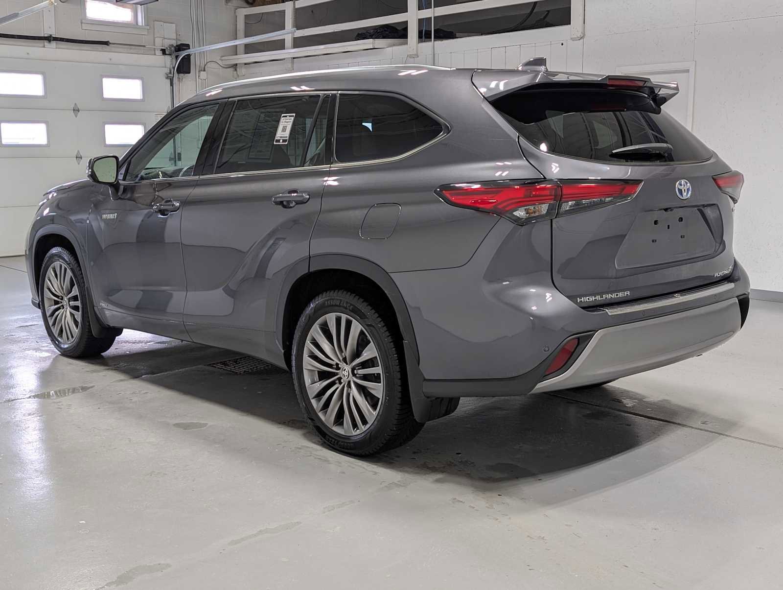 Used 2021 Toyota Highlander Platinum image 10