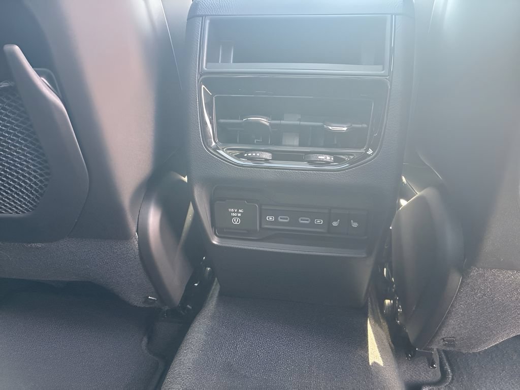 New 2027 Jeep Grand Cherokee Limited AWD/4WD image 17