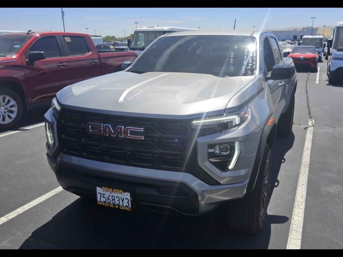 Used 2024 GMC Canyon Elevation w/ Trailering Package