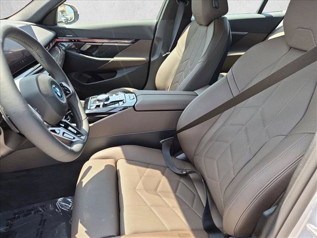 New 2027 BMW i5 eDrive40 w/ M Sport Package RWD image 4