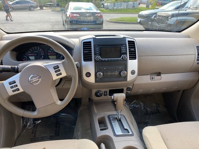 Used 2018 Nissan Frontier SV image 7