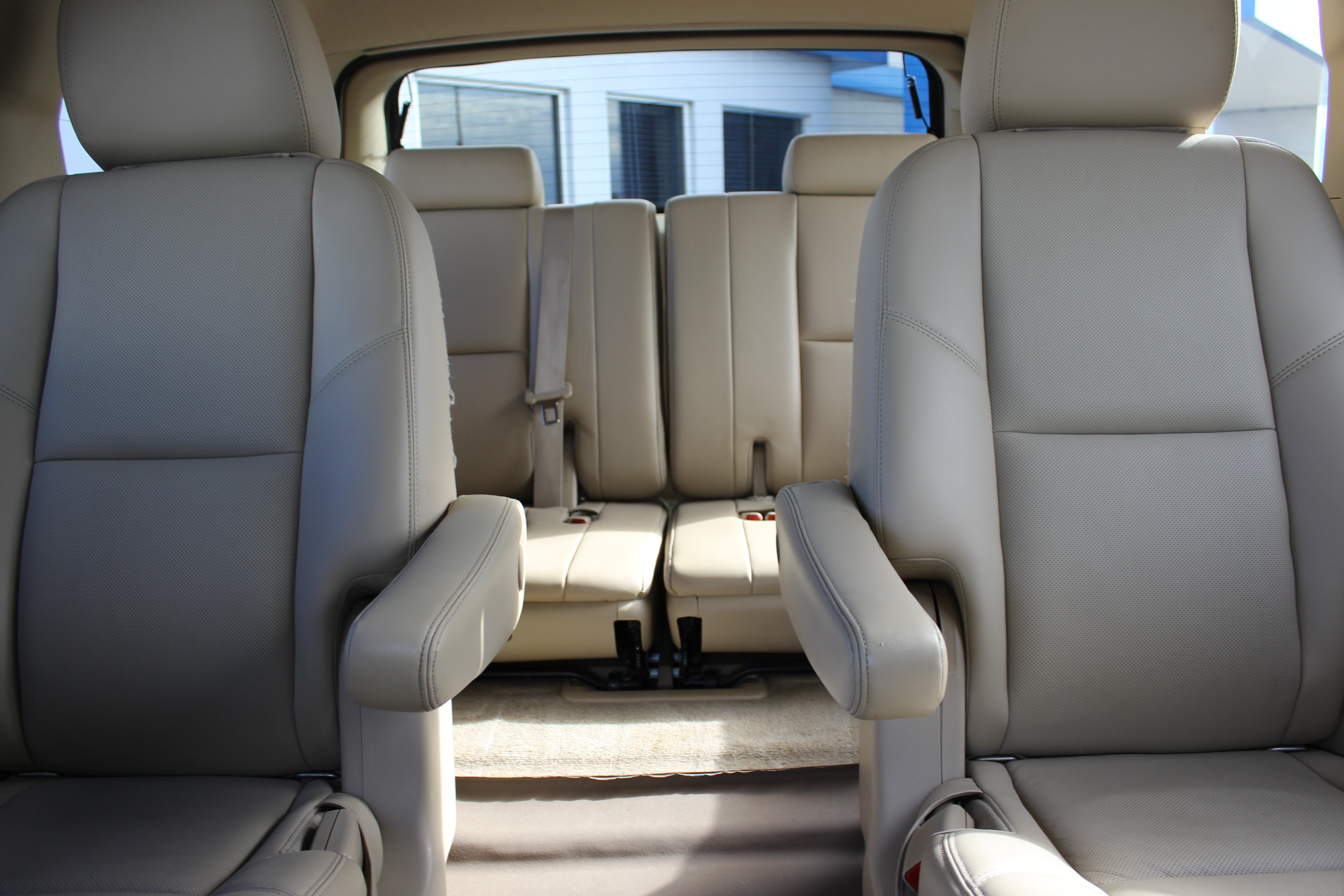 Used 2014 GMC Yukon Denali AWD/4WD image 8