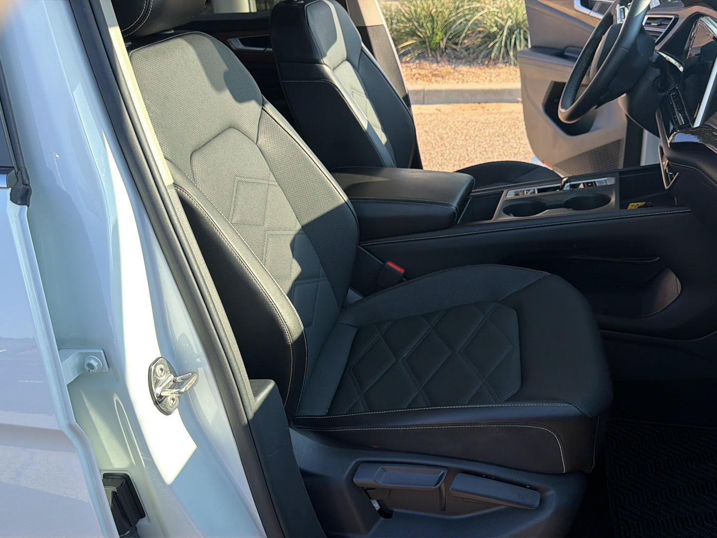 Used 2024 Volkswagen Atlas SE FWD image 18