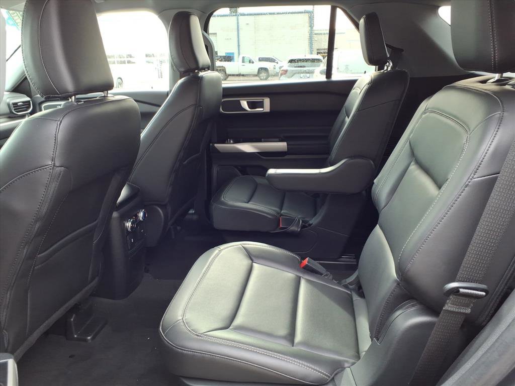 Used 2022 Ford Explorer XLT w/ Equipment Group 202A image 27