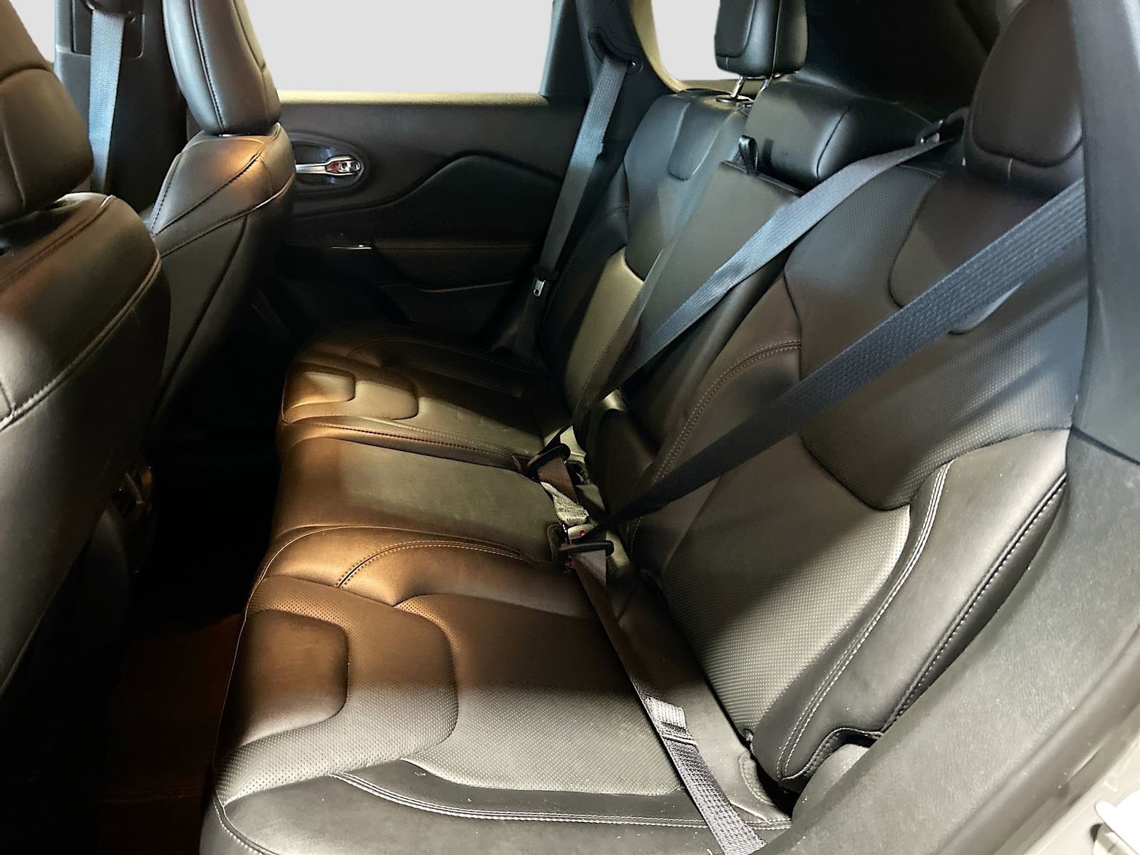 Used 2023 Jeep Cherokee Altitude Lux AWD/4WD image 23