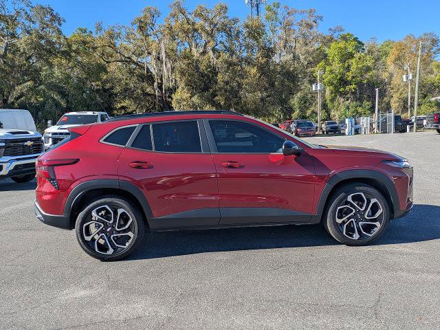 Used 2024 Chevrolet Trax RS w/ Sunroof Package image 9