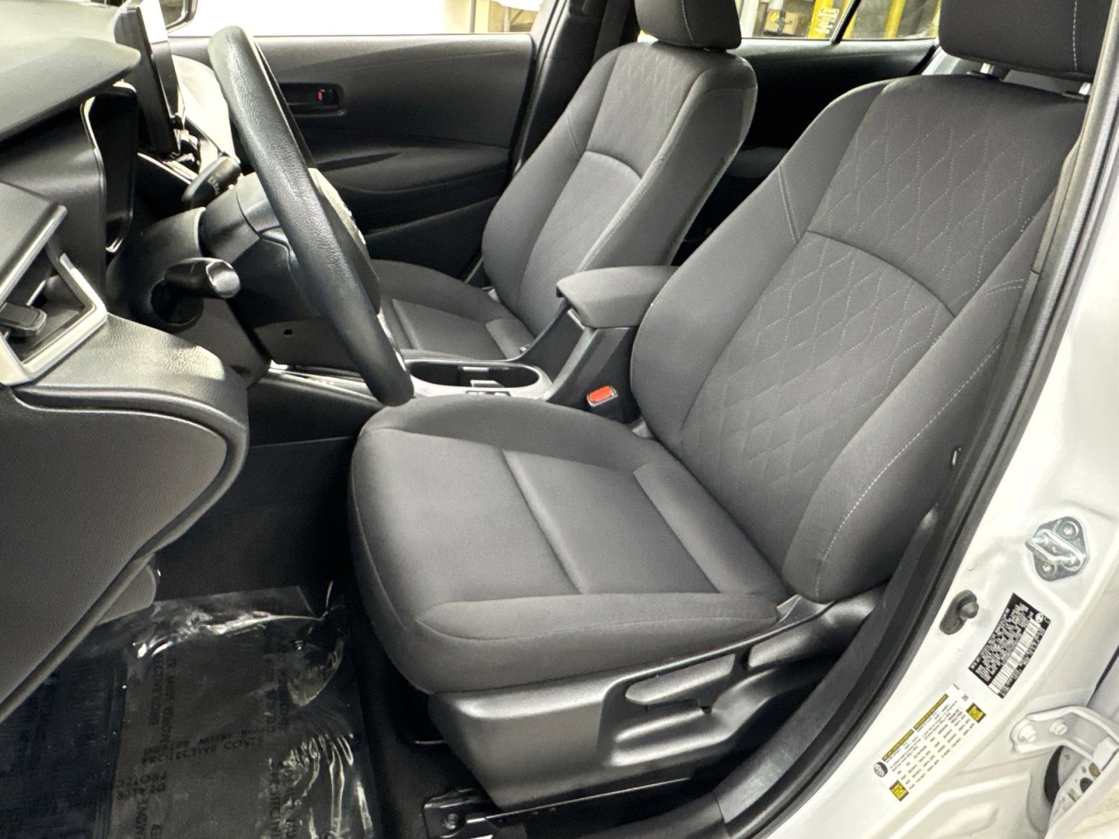 Used 2023 Toyota Corolla LE image 4