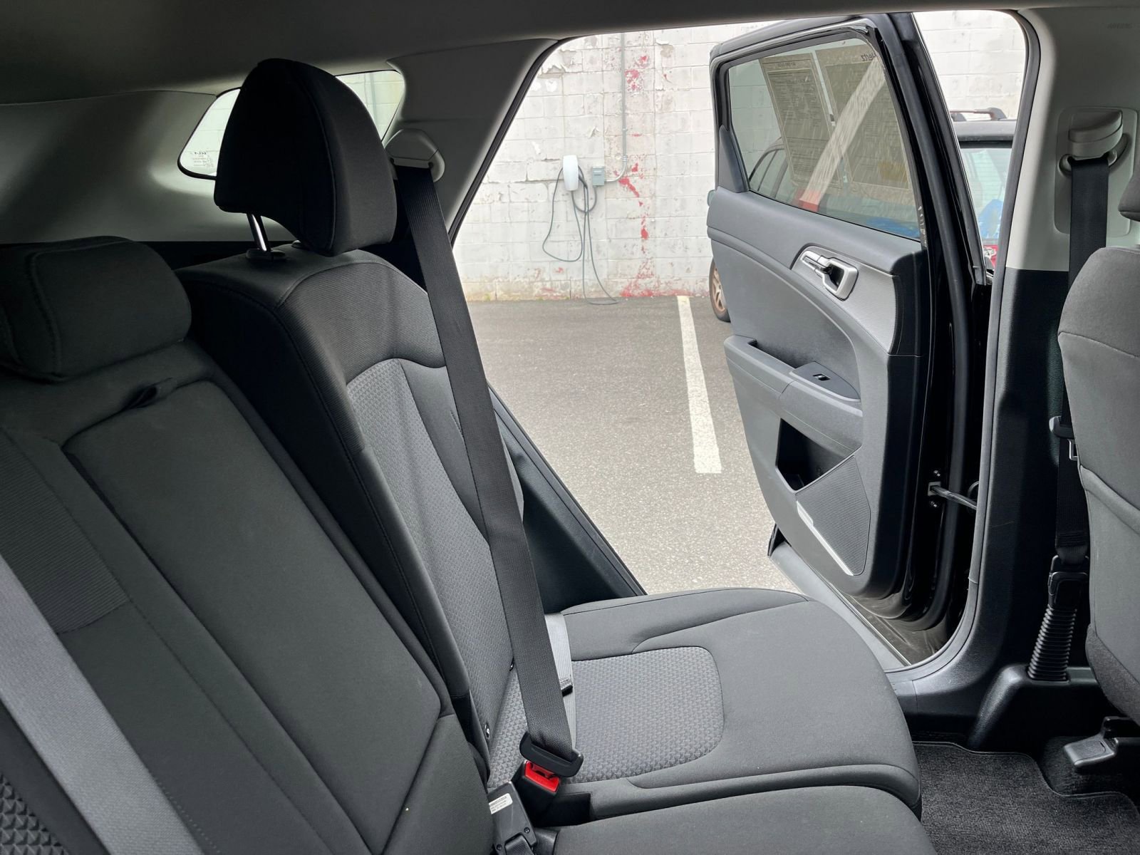 Used 2025 Kia Sportage LX FWD image 36