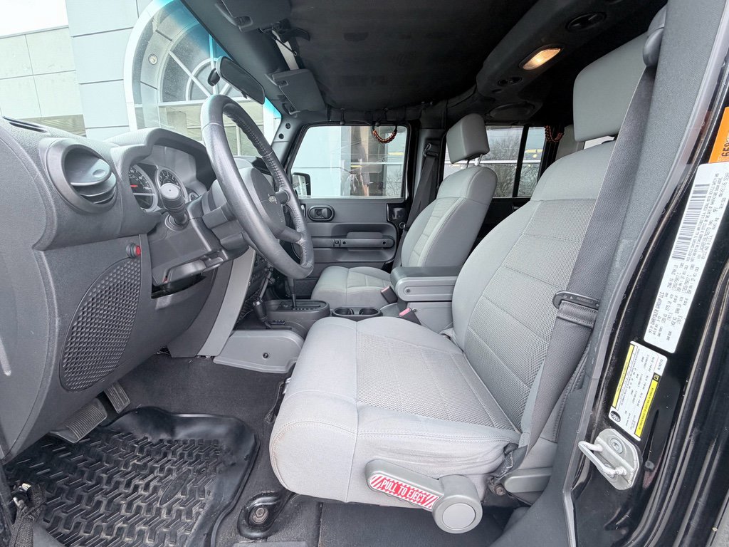 Used 2009 Jeep Wrangler Unlimited Rubicon w/ Dual Top Group image 16