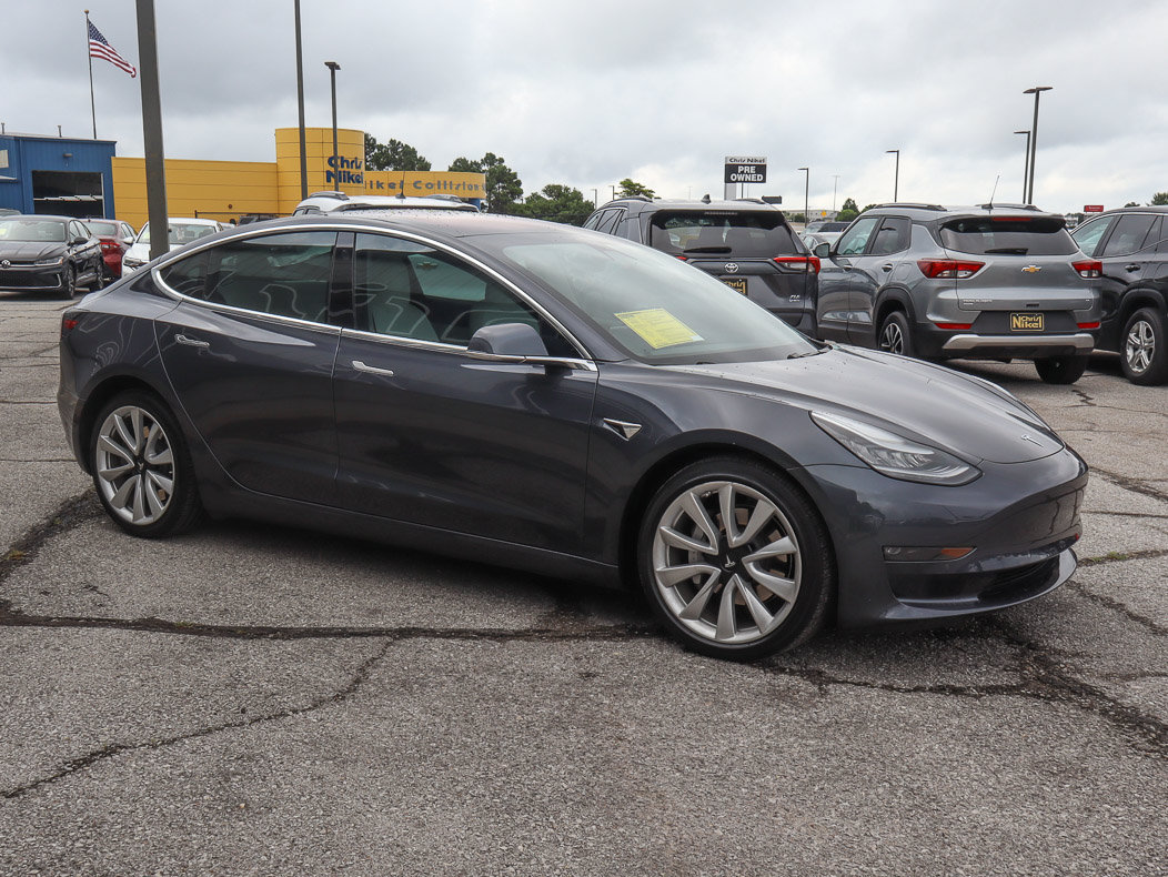 Used 2018 Tesla Model 3 Long Range AWD/4WD image 3