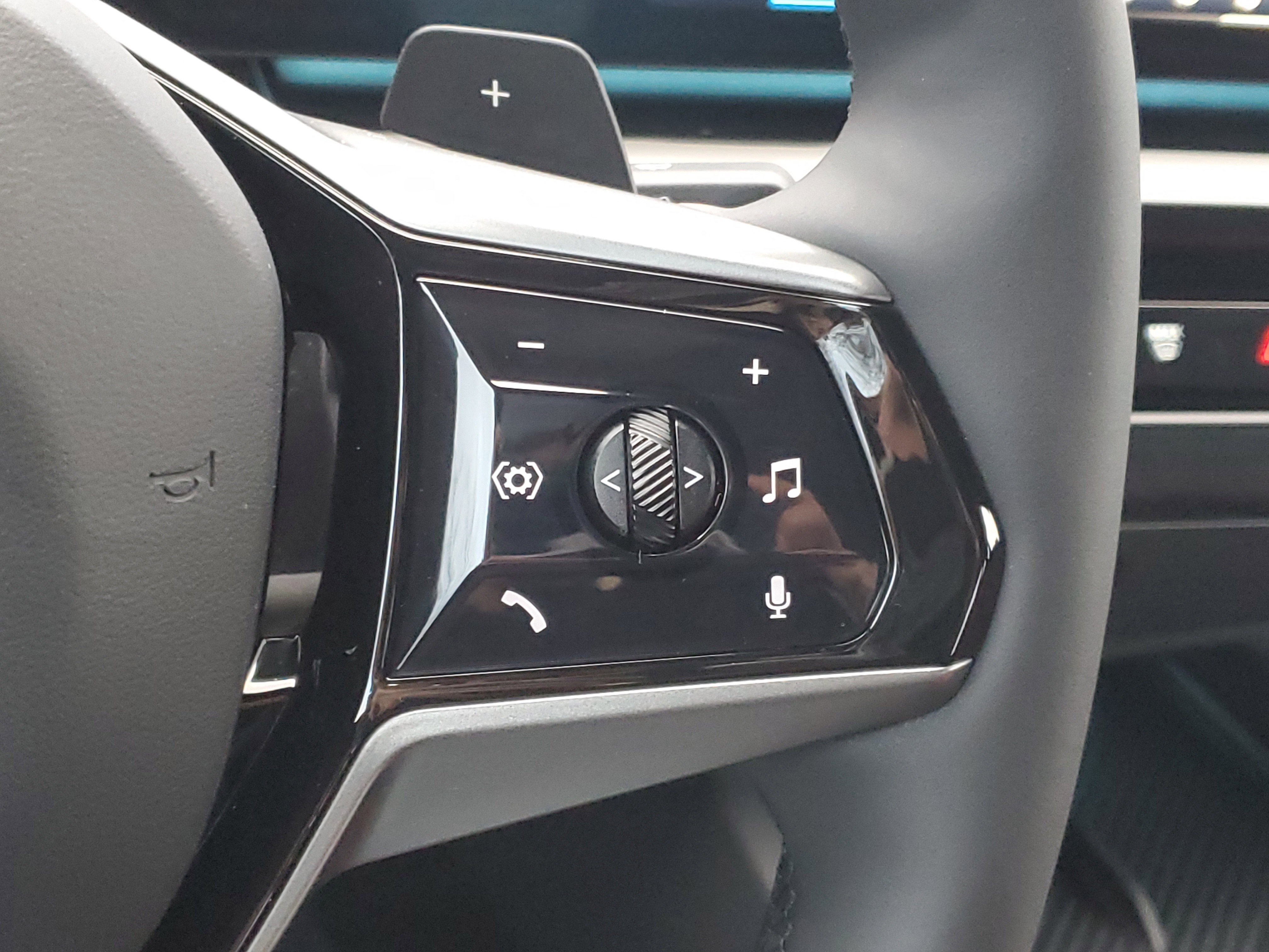 New 2026 BMW 530i xDrive w/ Premium Package image 12