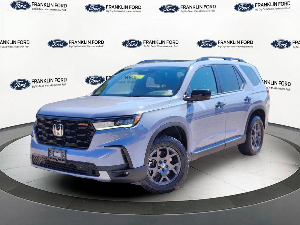 Used 2025 Honda Pilot TrailSport