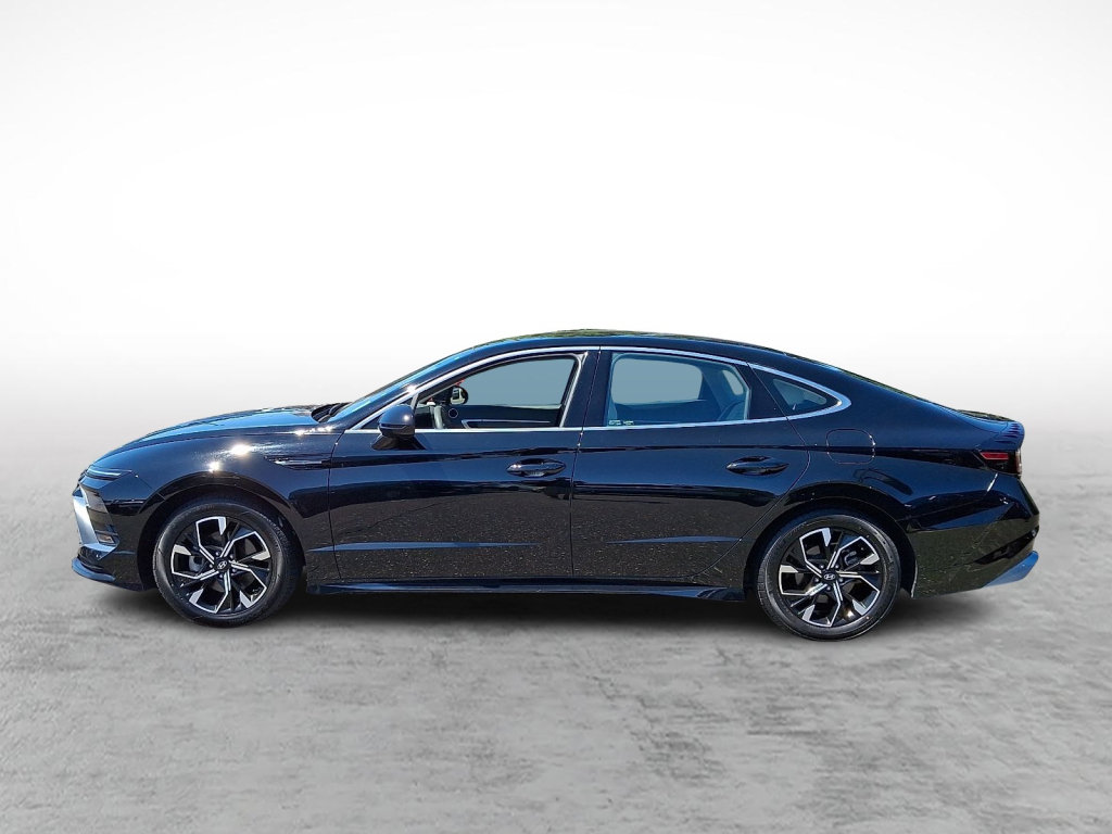 Used 2025 Hyundai Sonata SEL FWD image 2