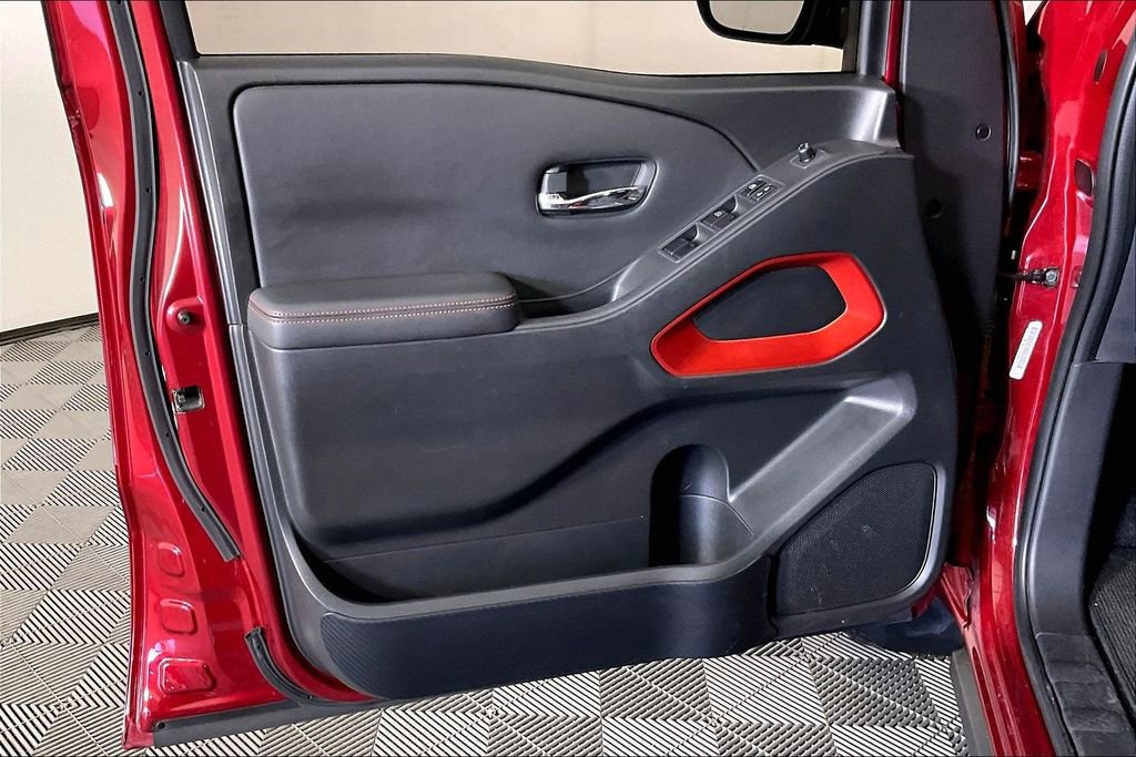 Used 2022 Nissan Frontier PRO-4X w/ Technology Package image 24