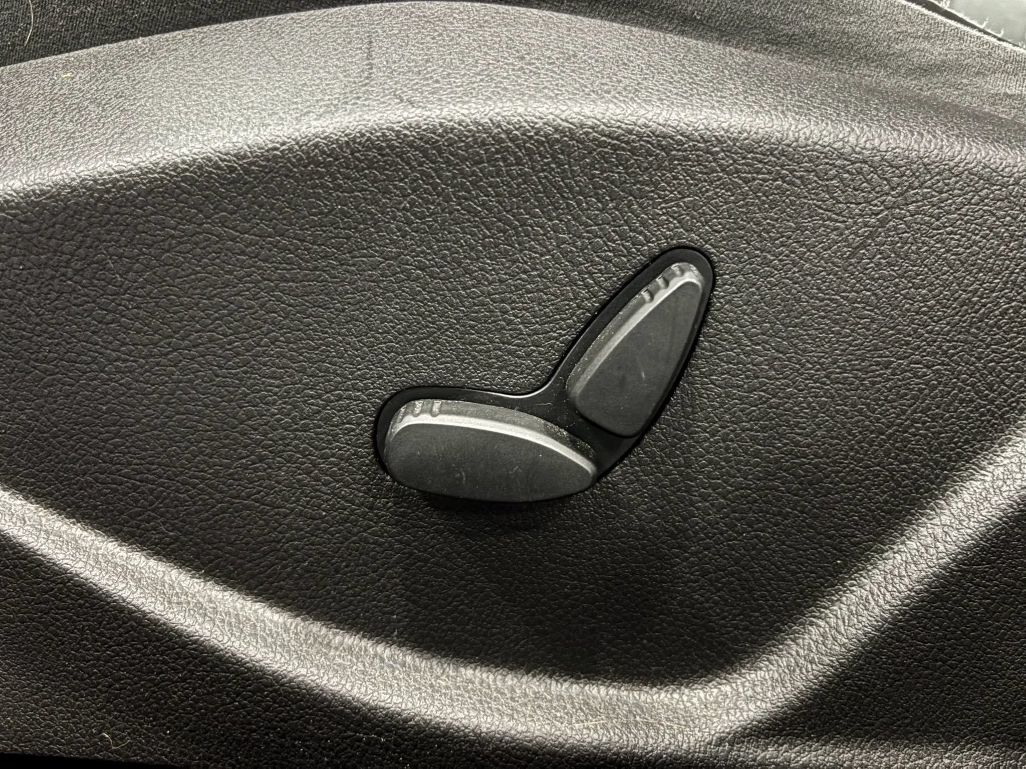 Used 2014 Ford Focus Titanium FWD image 13