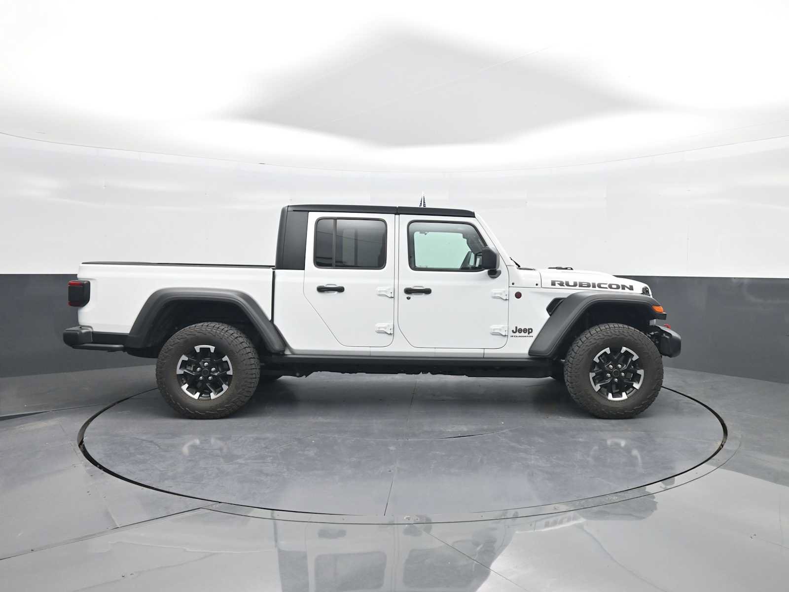 Used 2026 Jeep Gladiator Rubicon AWD/4WD image 9