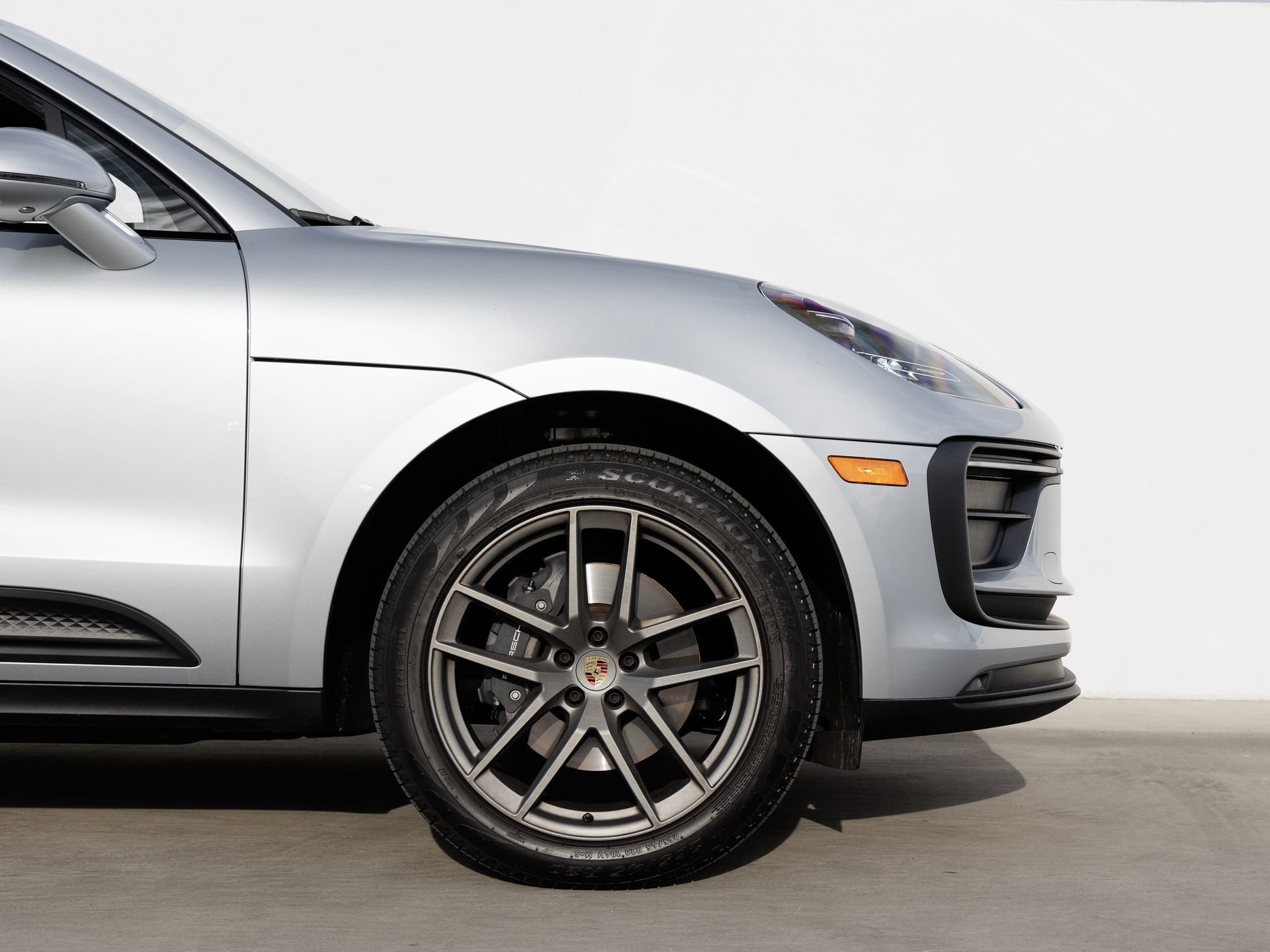 Certified 2026 Porsche Macan AWD/4WD image 11