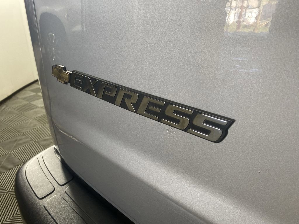 New 2025 Chevrolet Express 2500 Extended image 28