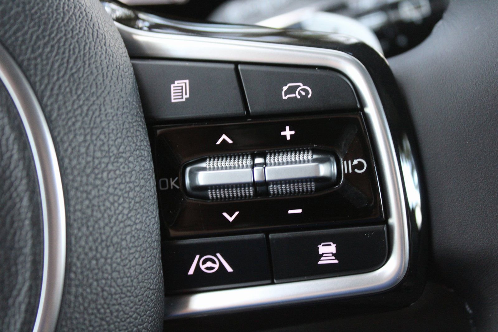 New 2026 Kia Carnival EX image 37