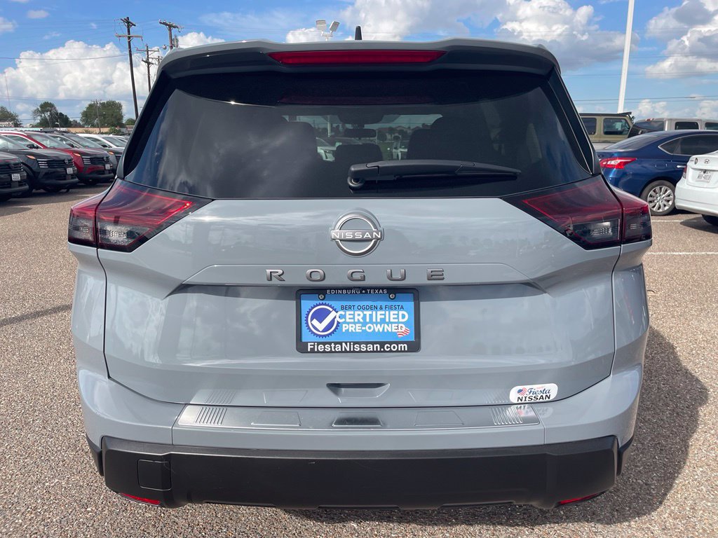 Certified 2026 Nissan Rogue SV FWD image 4