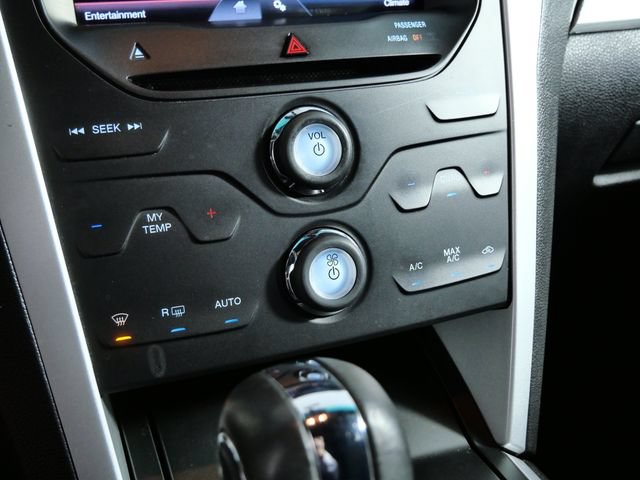 Used 2014 Ford Explorer XLT w/ Equipment Group 201A FWD image 19